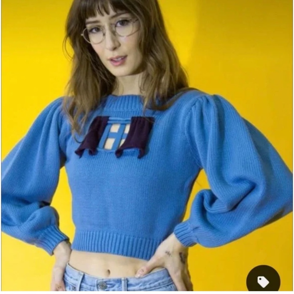 RARE: Fashion Brand Company Bae Window Cropped Sweater - Size XL